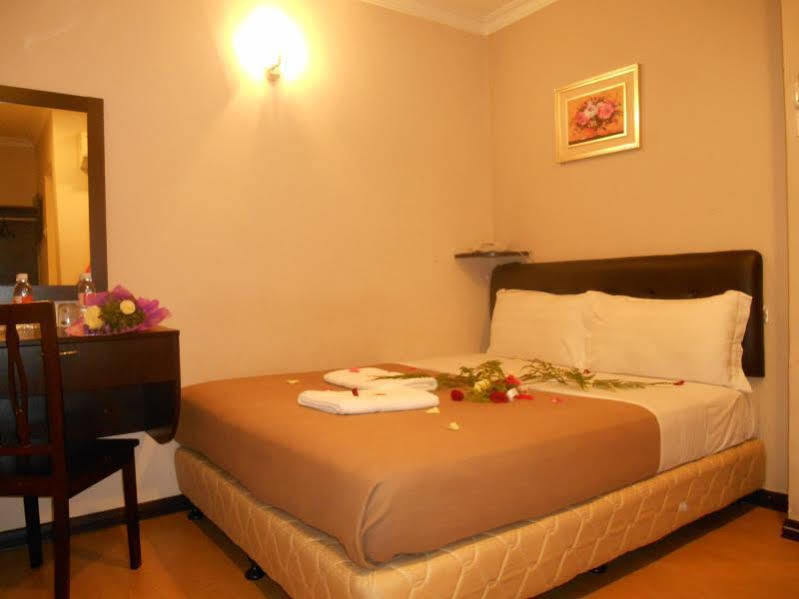 Sai Villa Hotel Near Klia&Klia2 Nilai Esterno foto