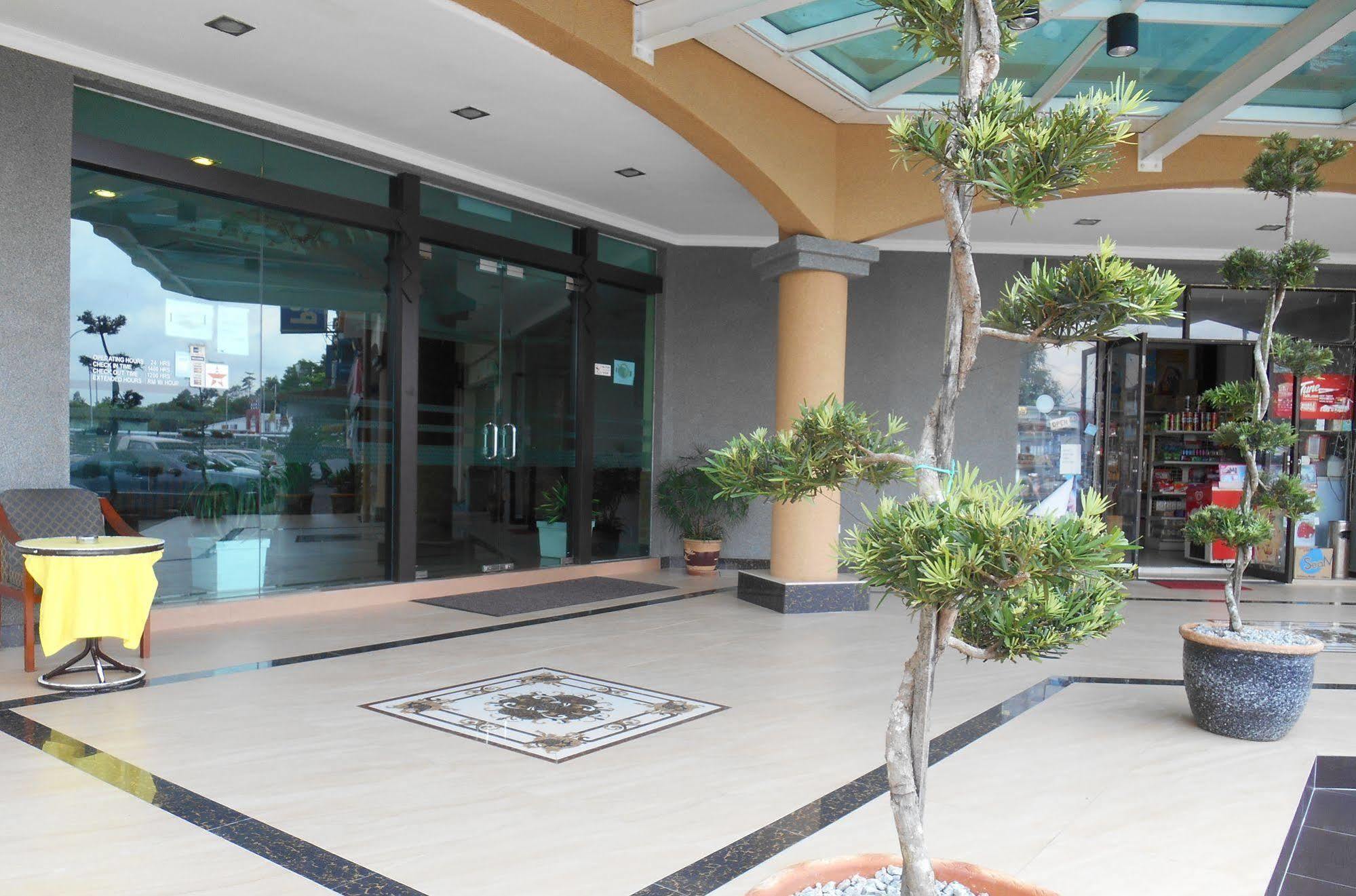 Sai Villa Hotel Near Klia&Klia2 Nilai Esterno foto