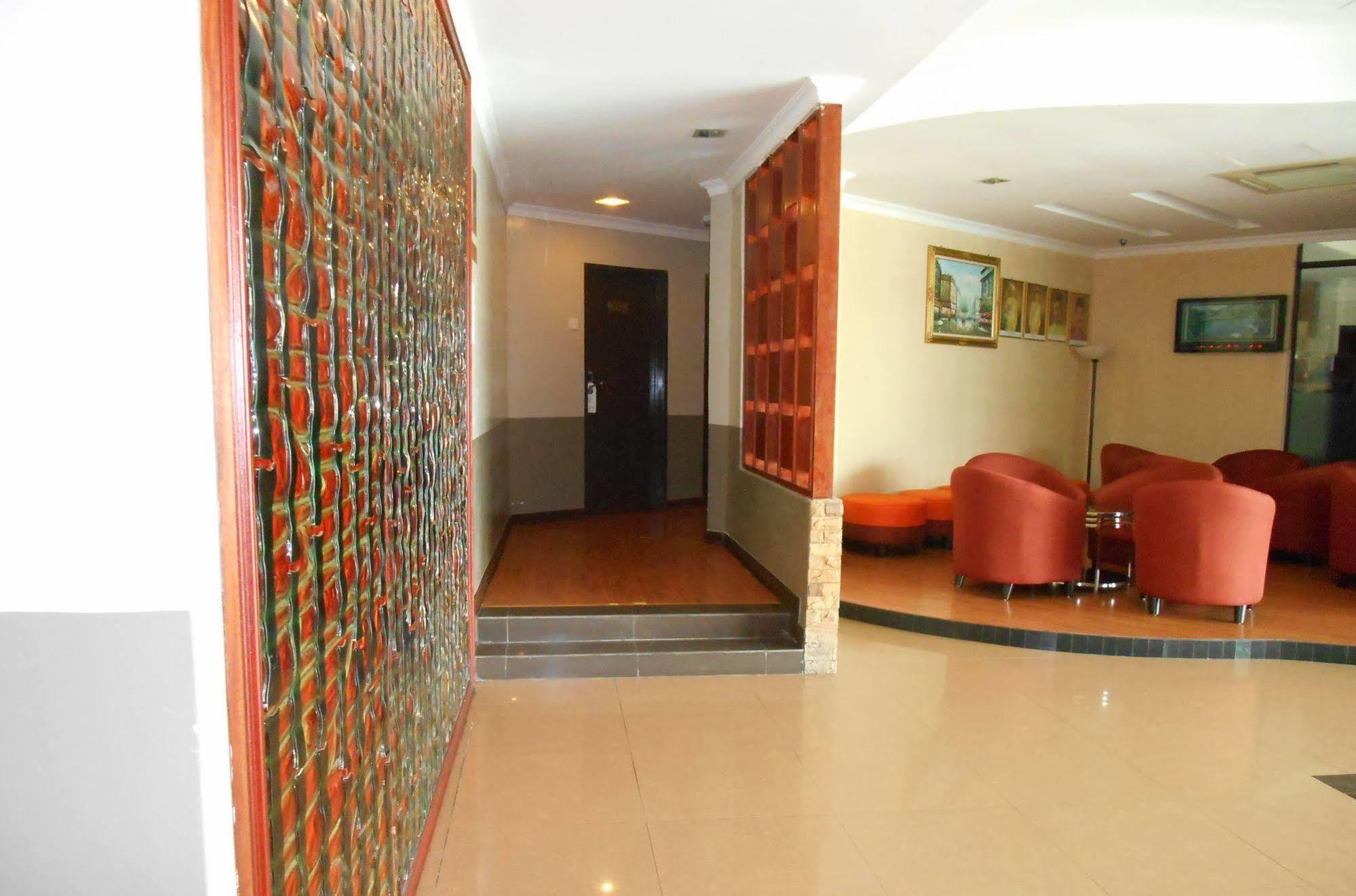 Sai Villa Hotel Near Klia&Klia2 Nilai Esterno foto